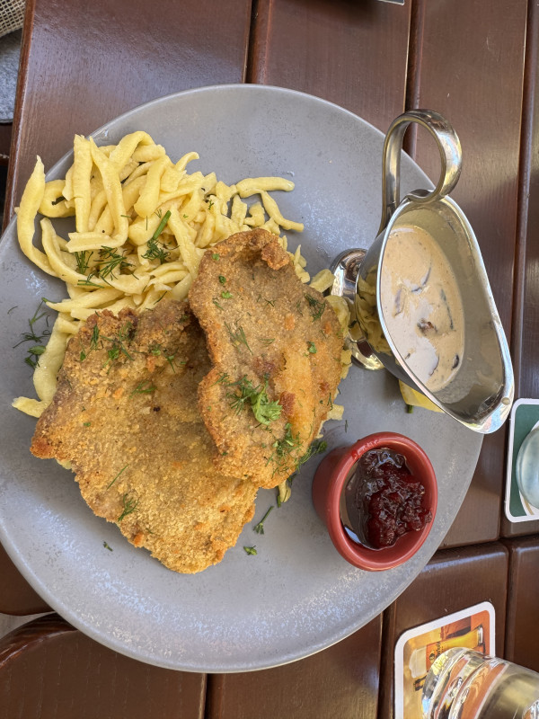 Schnitzel mit Spaetzle-Badischer Hof Ettlingen-NotFound