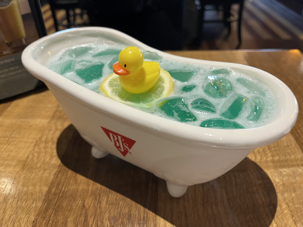 Lucky Ducky drink-BJ's Restaurant & Brewhouse-Austin
